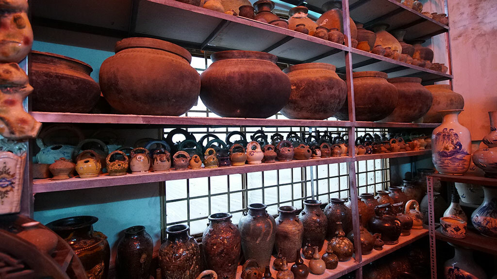 dinh_cong_tuong_vua_gom_su_sai_gon.02.jpg